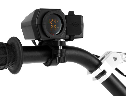 BIKETEC MOTORCYCLE ДВІЙНИЙ USB QUICK CHARGE 3.0 ГНІЗДО З ВОЛЬТМЕТРОМ ТА ІНДИКАТОРОМ ЗОВНІШНЬОЇ ТЕМПЕРАТУРИ Кріплення на кермо