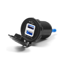 BIKETEC MOTORCYCYCLE ПОДВІЙНА USB РОЗЕТКА З ПІДСВІЧУВАННЯМ ВСТАНОВЛЕННЯ НА ПЛОСКІЙ ПОВЕРХНІ (ОБТІКАЛЬНИК, ВЕРХНИЙ КОРПУС) АБО НА КЕРМО - ПОТРІБЕН АДАПТЕР BTMUS28