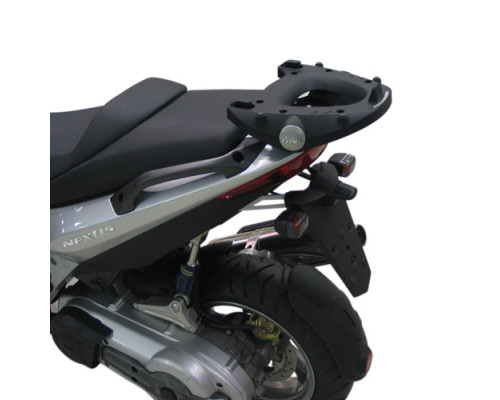 Givi Nexus Стійка для центрального кофра з монокей пластиною Чорний