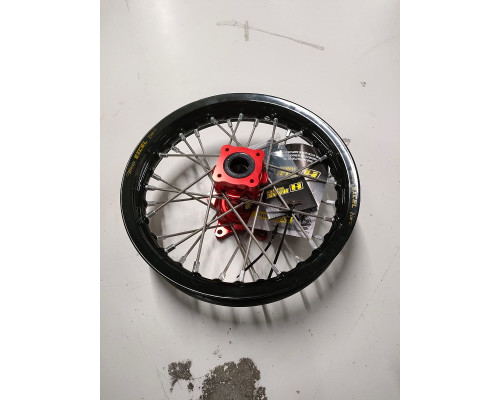 Rex Wheels Excel Комплектне Заднє Колесо 12x1.60 Чорна Обідка Срібні Спиці Червона Маточина KTM SX 65 '16- Husqvarna TC65 '17
